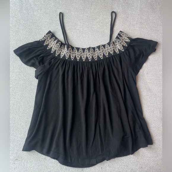 Francesca’s Black Off-the-Shoulder Embroidered Top | Women’s Size Small - Picture 8 of 10